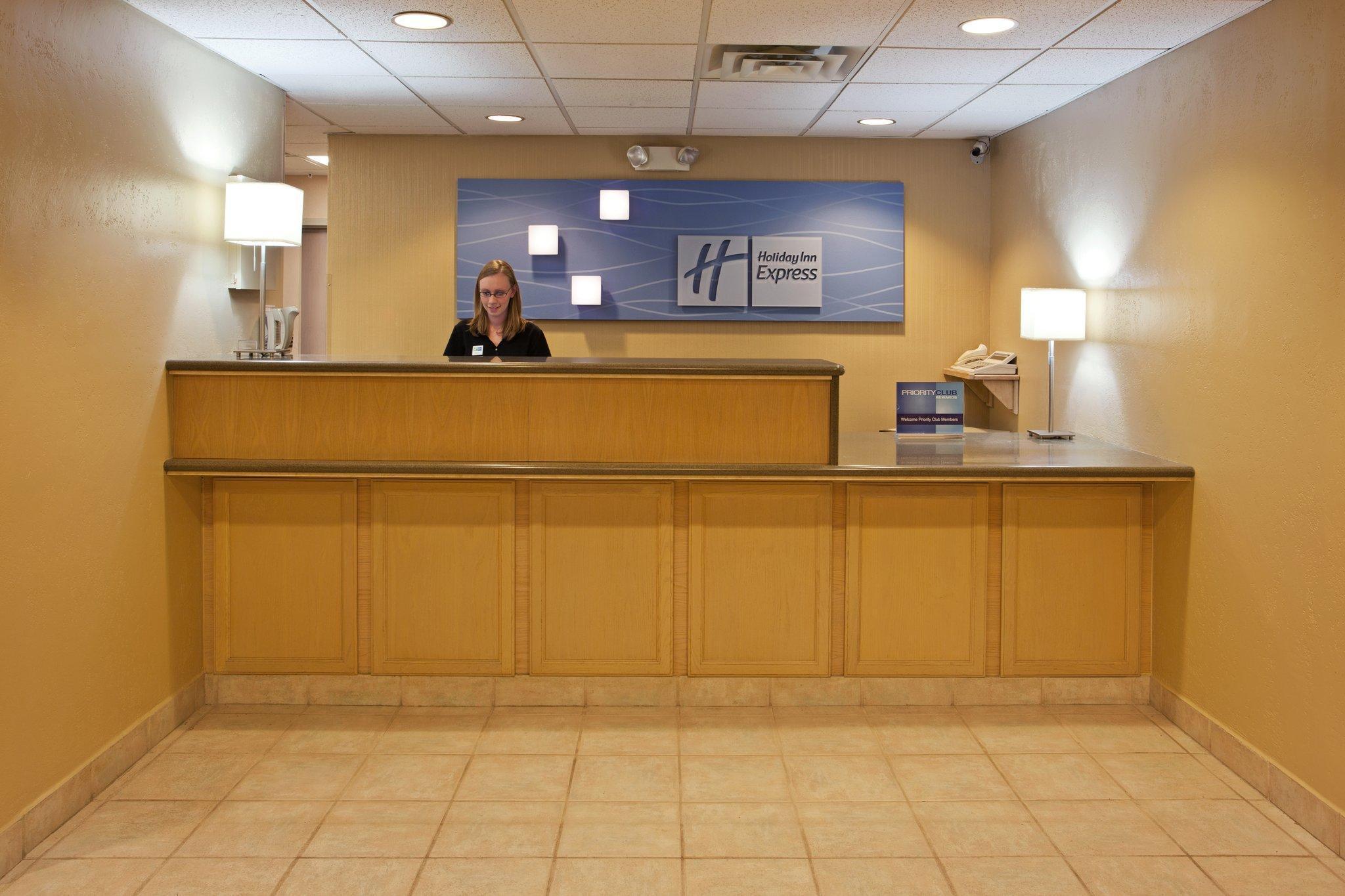 Holiday Inn Express Vermilion By Ihg Экстерьер фото