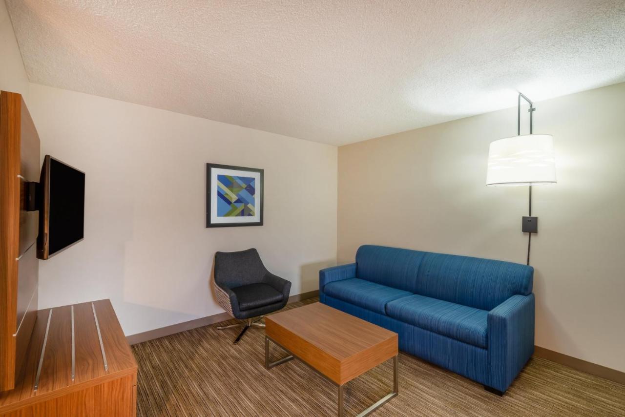 Holiday Inn Express Vermilion By Ihg Экстерьер фото