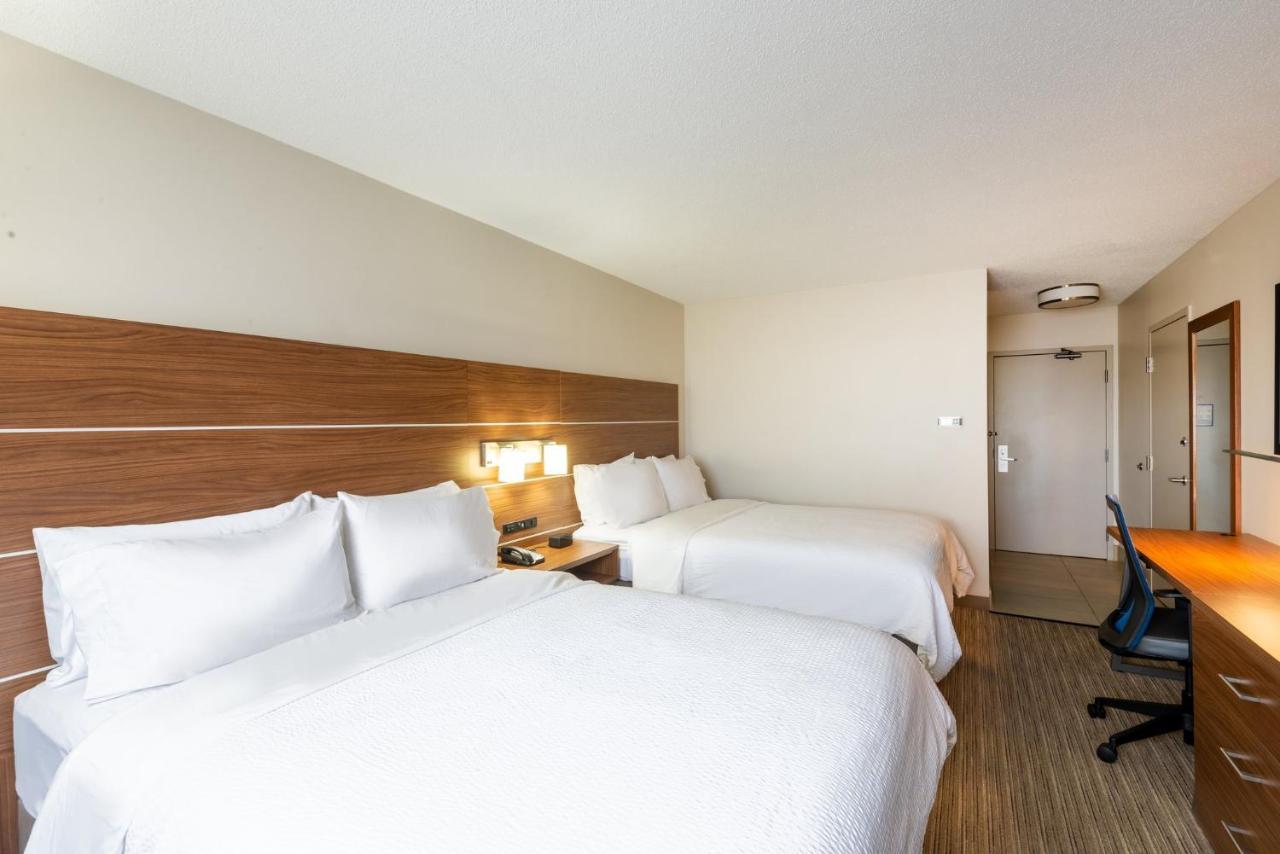 Holiday Inn Express Vermilion By Ihg Экстерьер фото