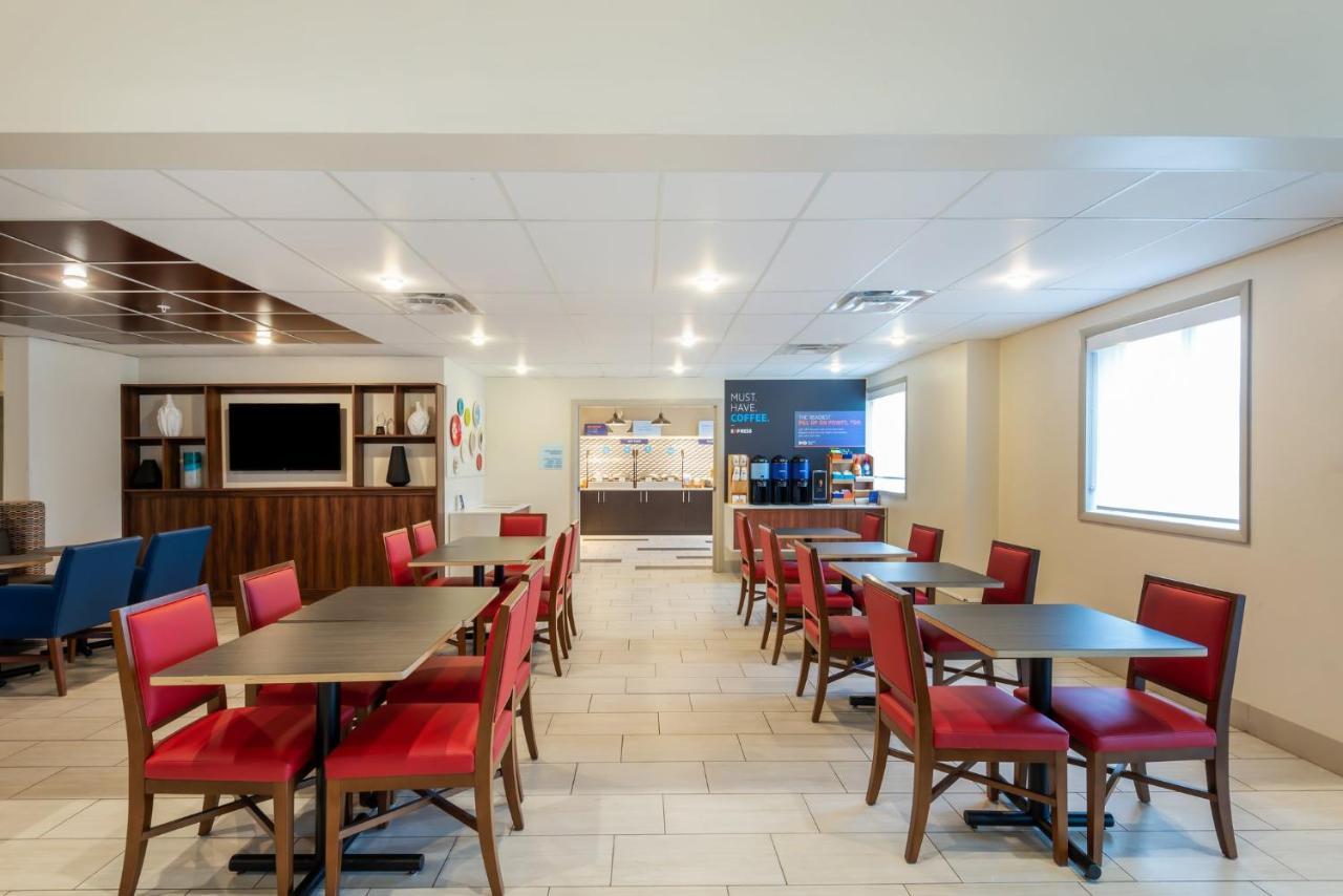 Holiday Inn Express Vermilion By Ihg Экстерьер фото