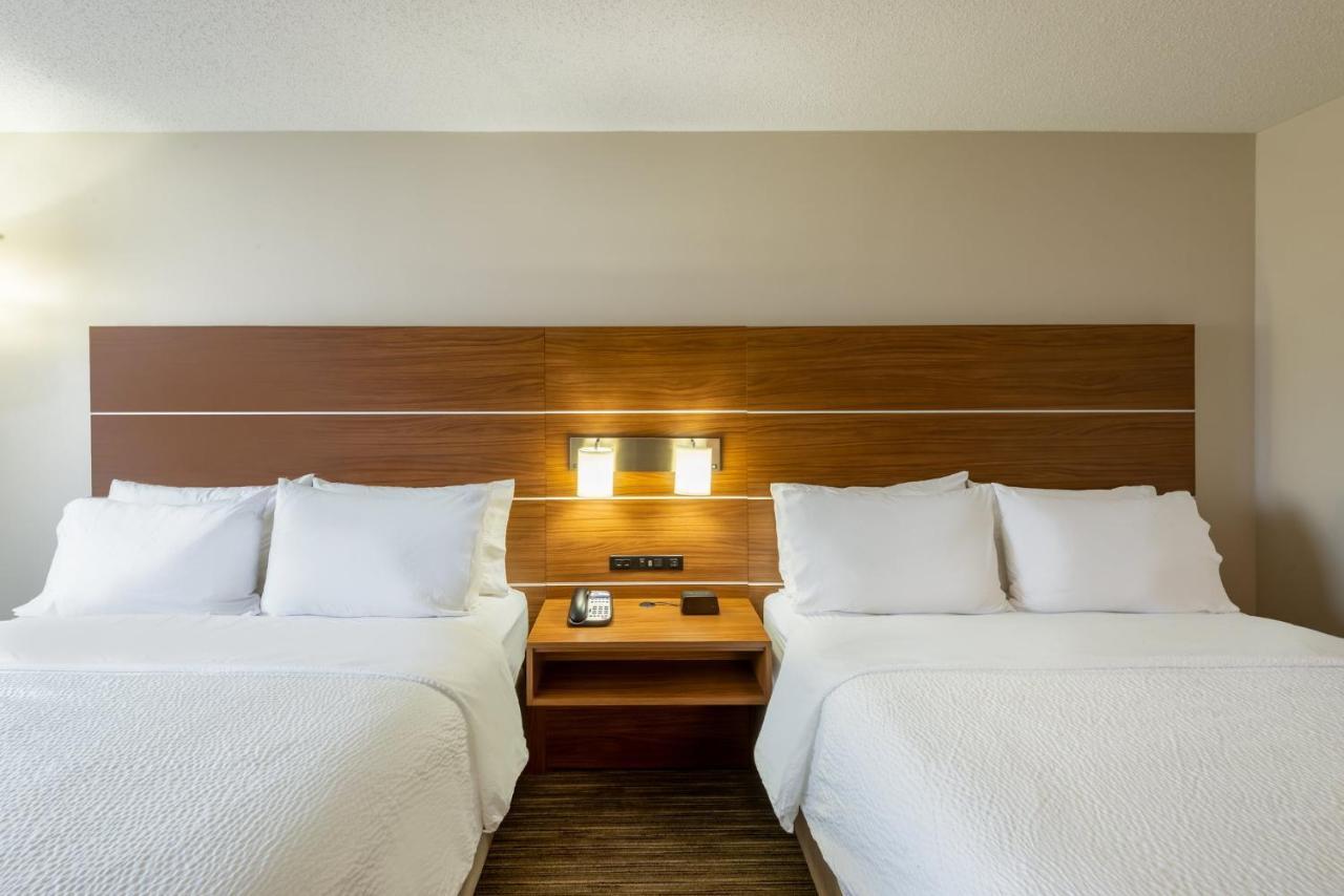 Holiday Inn Express Vermilion By Ihg Экстерьер фото